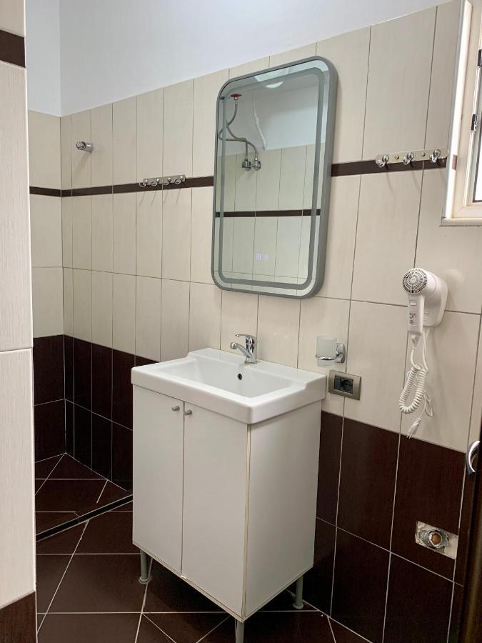 Maxus Apts Sarande Exterior photo