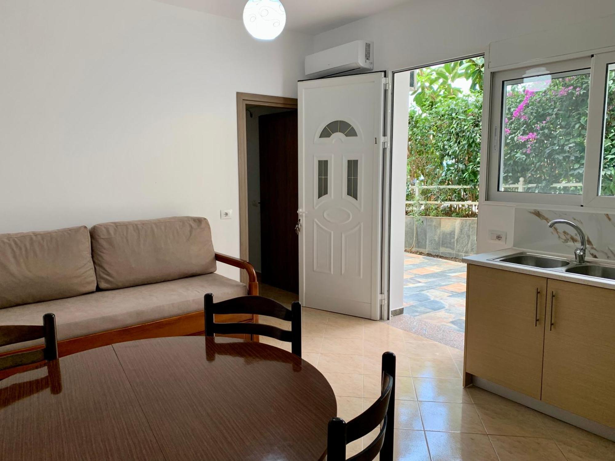 Maxus Apts Sarande Exterior photo